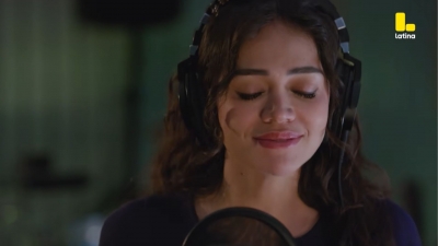 Valentina lanza su canción debut: ¡Baila conmigo!