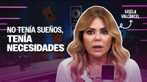 Desnuda frente al espejo